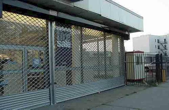 business_storefront_gates_houston